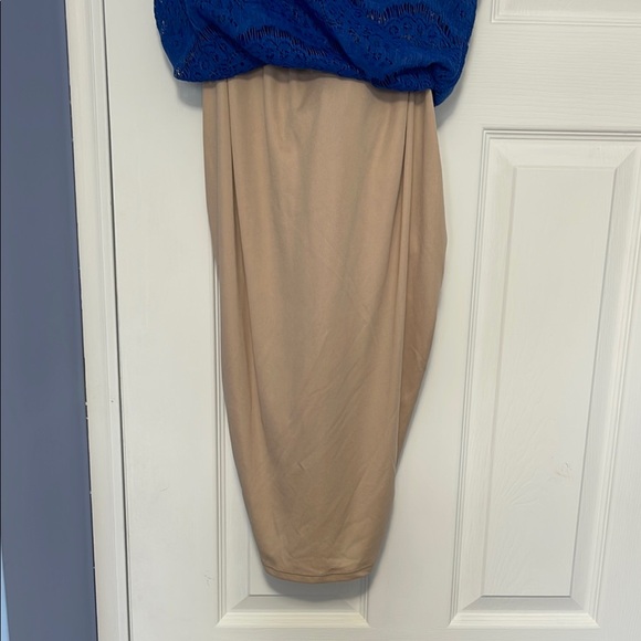 Junior’s Elegant Blue Lace Dress - Picture 4 of 9